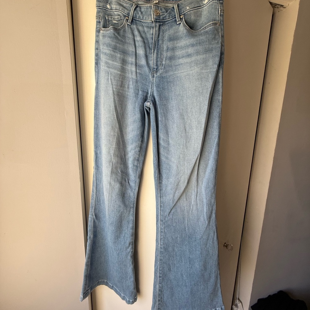 PAIGE Genevieve Flare Jeans – Size 29 – Light Wash Denim